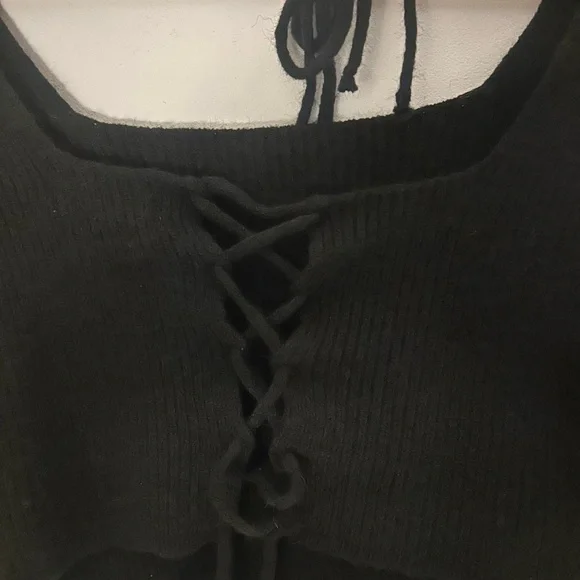 Elegant Black Knit Women's cropped sweater - Picture 4 of 5